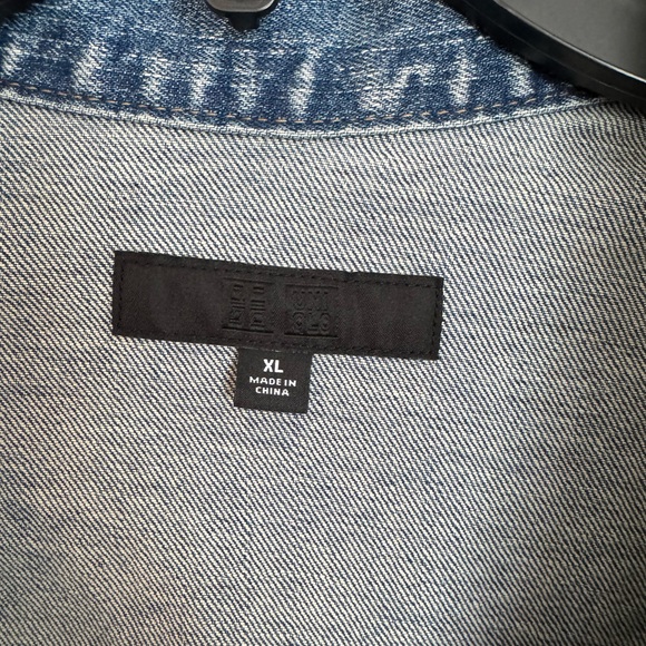 Uniqlo Men’s Jean Jacket - Picture 3 of 13